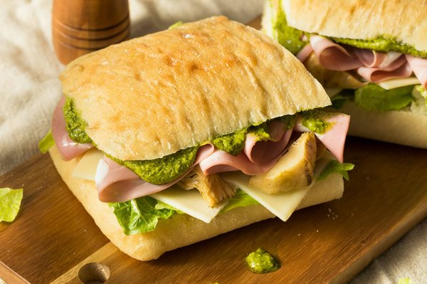 Come fare il panino al formaggio grigliato perfetto con una crosta dorata croccante?